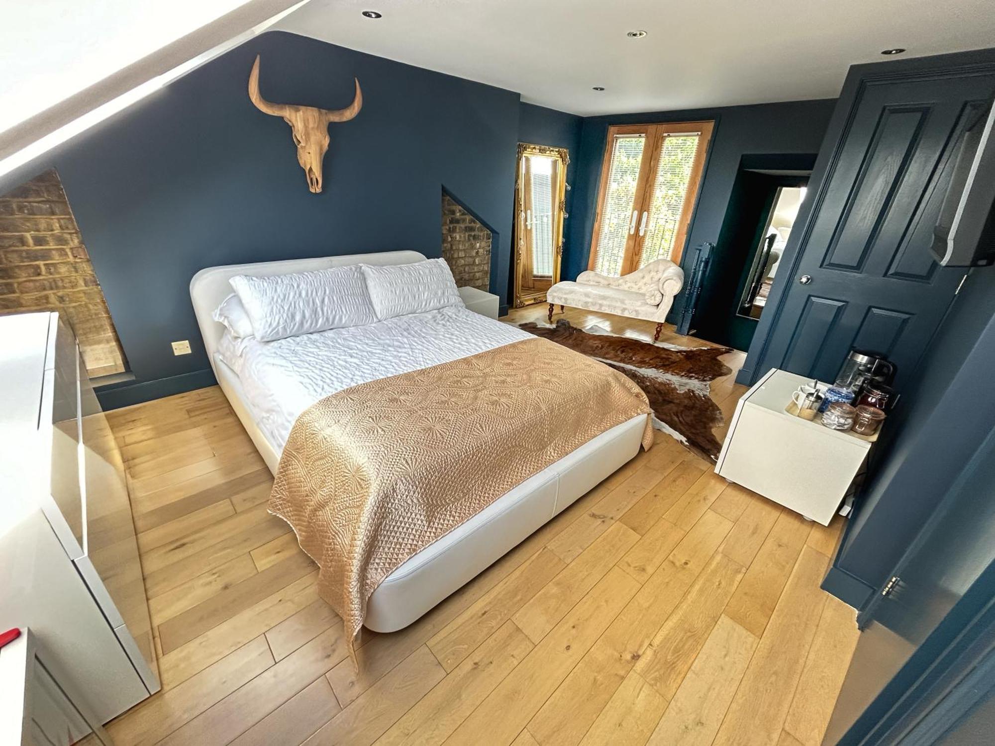 The Crown Loft Ensuite Luxury Accomodation Кингстон на Темзе Экстерьер фото